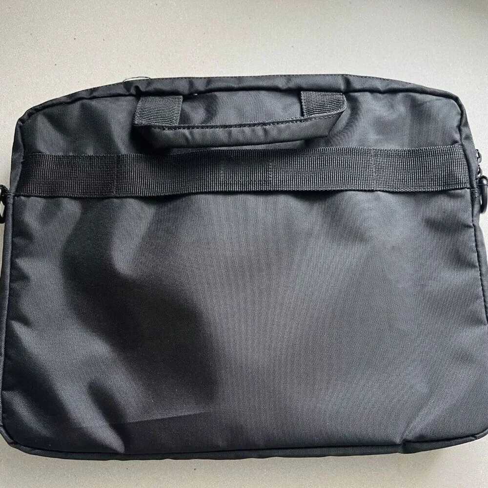 Lenovo ThinkPad Essential Topload 15